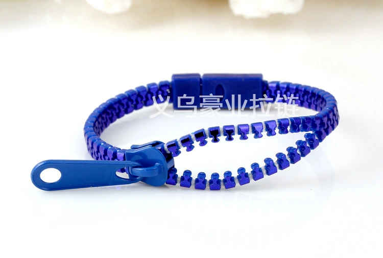Дет bracelet?