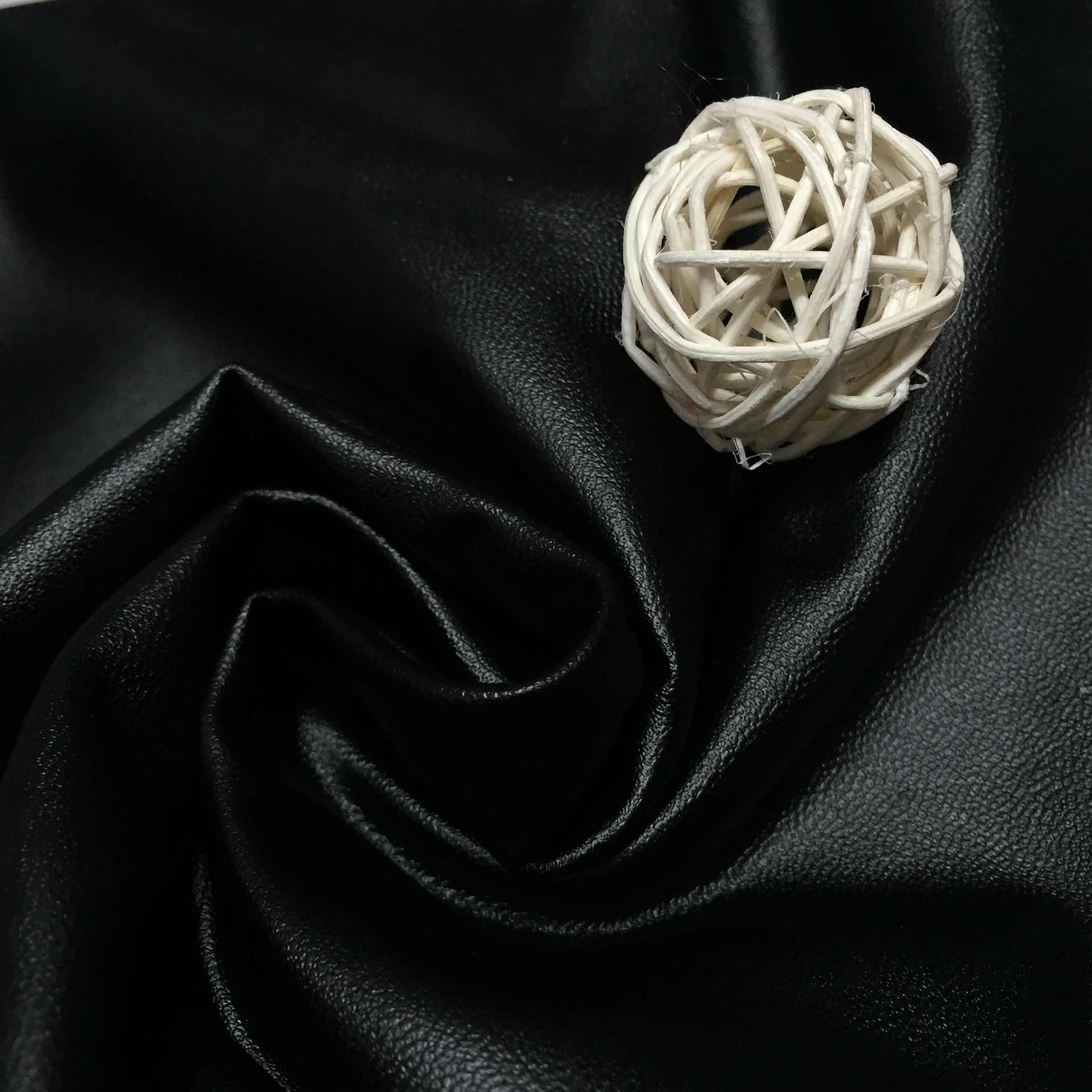 拉毛底PU皮革 黏胶仿皮 荔枝纹皮革 拉毛底人造革服装打底裤面料