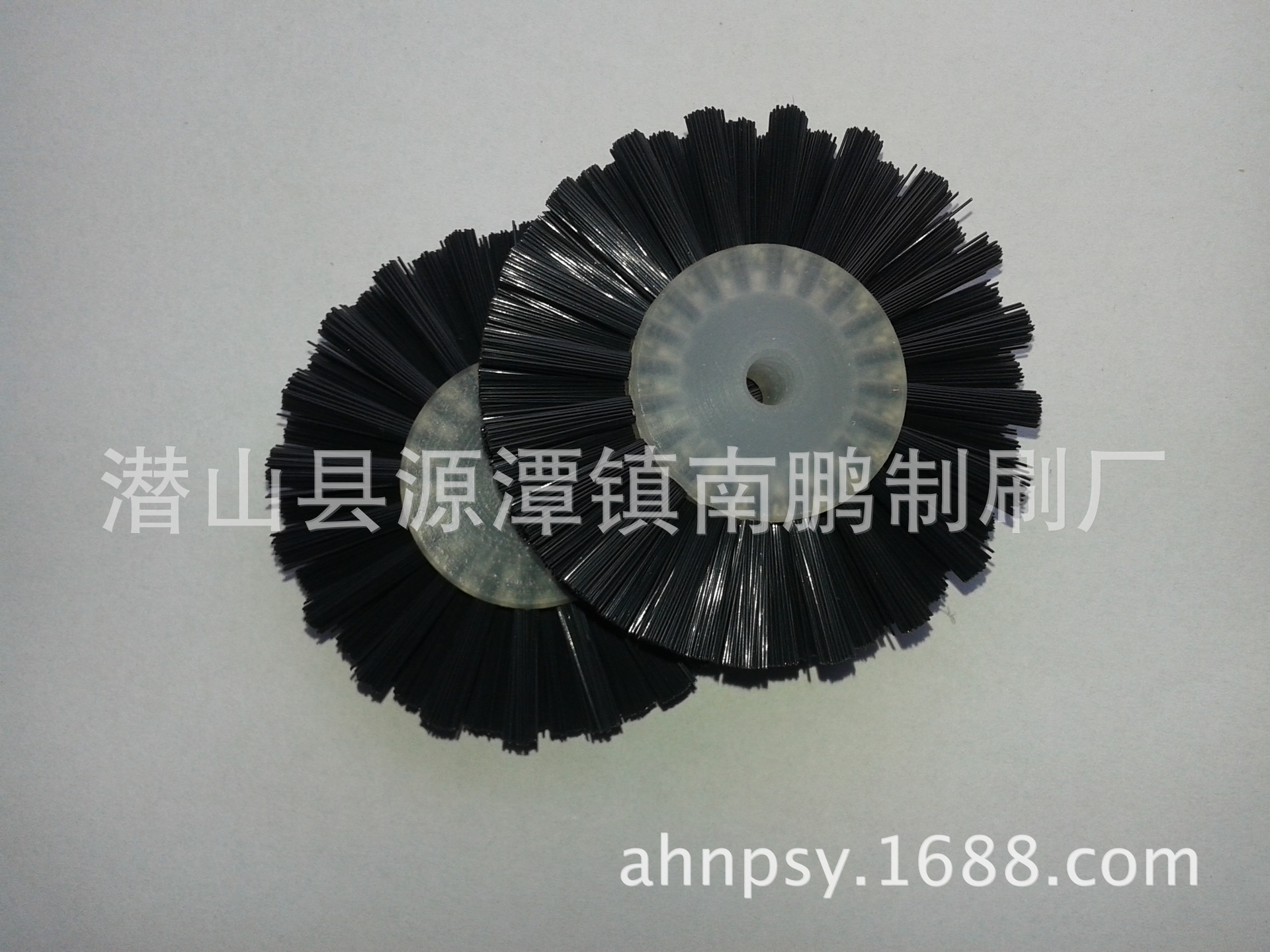 厂家供应尼龙小毛刷轮  南鹏供应  欢饮选购毛刷