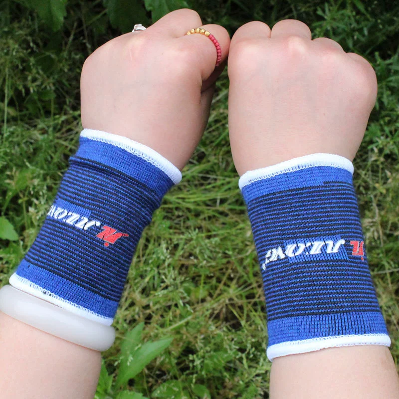 Professional keep warm hand cream, wristband