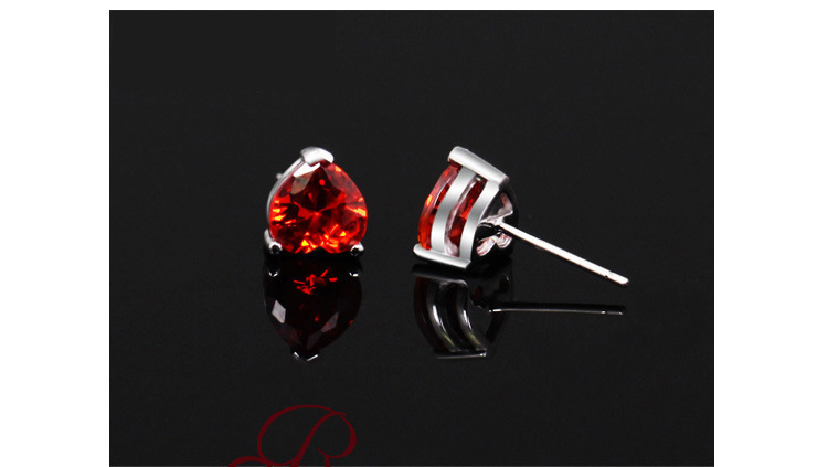 Cute earrings heart shaped, silver 925 sample, with gem
