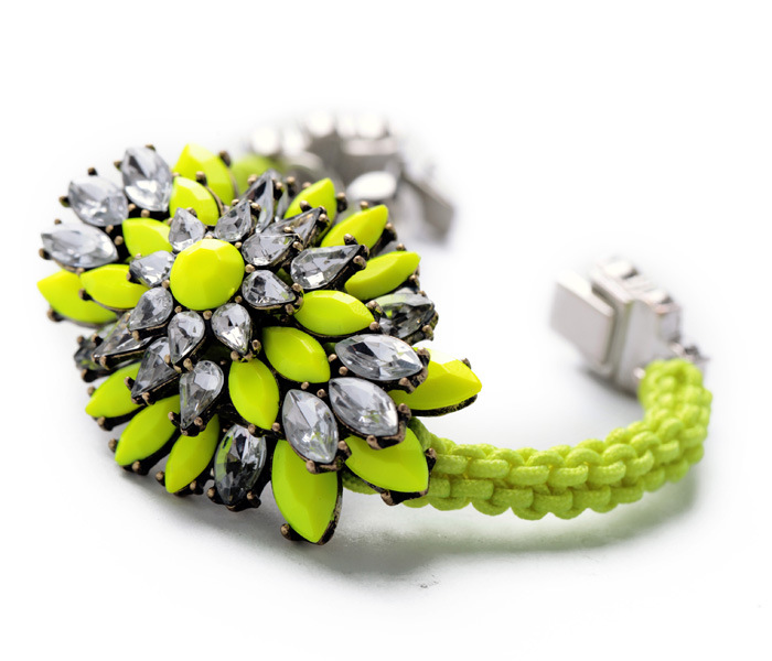 Vintage Crystal Flowers Handmade Woven Bracelet Fashion Jewelry Wholesale display picture 11