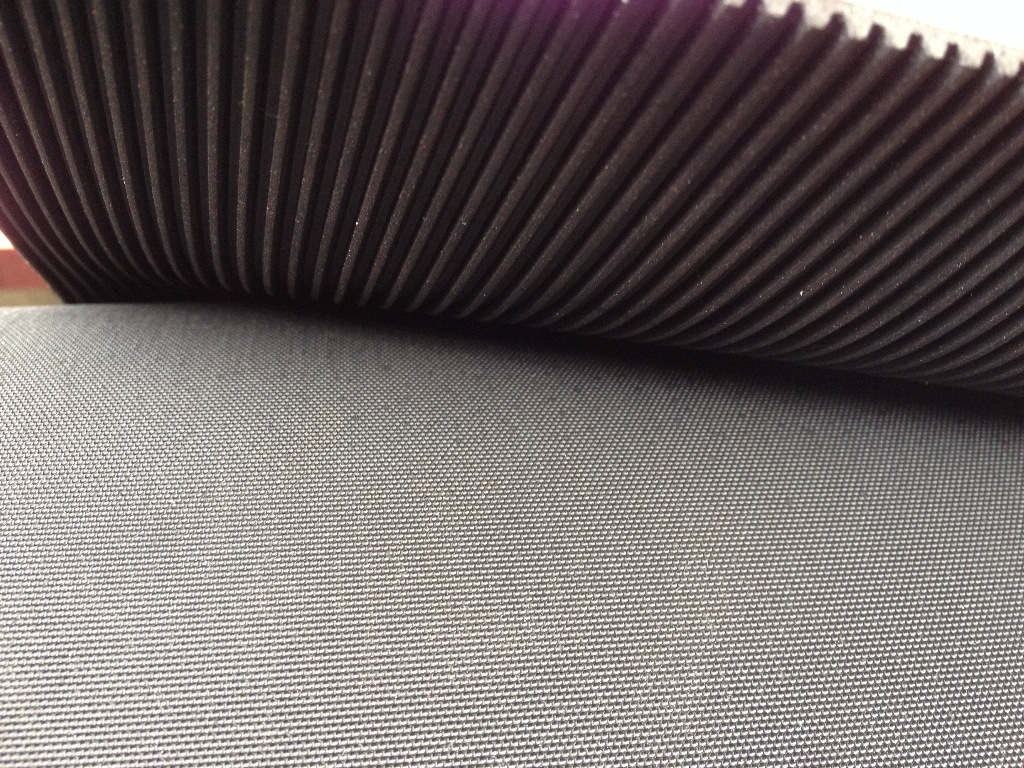 供应各种颜色耐磨、防滑橡胶板；条纹橡胶板