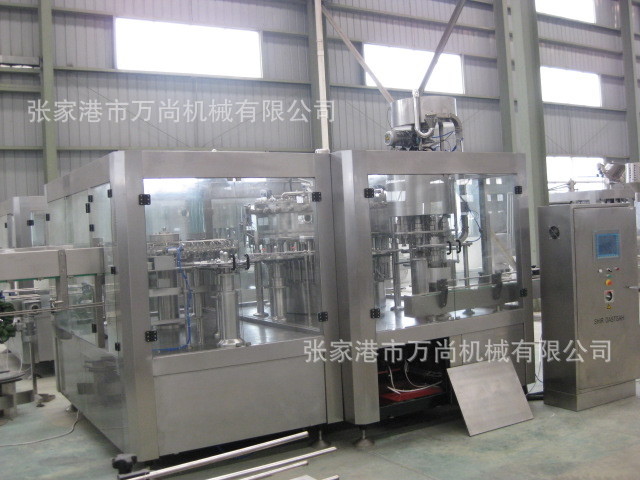 【厂家热销】含气饮料灌装三合一灌装机 碳酸饮料灌装生产线