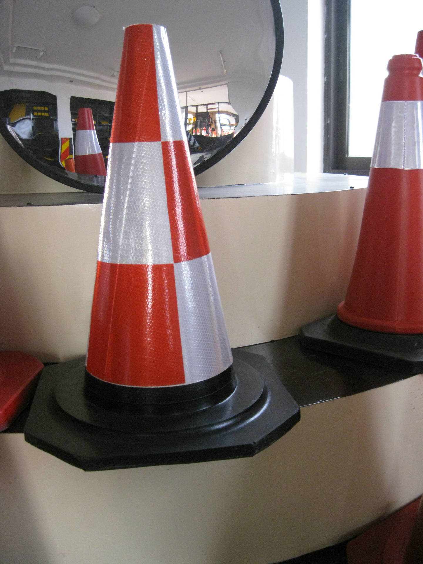 50公分橡胶路锥 全晶格套路锥 小型路障 方块格花纹 道路施工分道