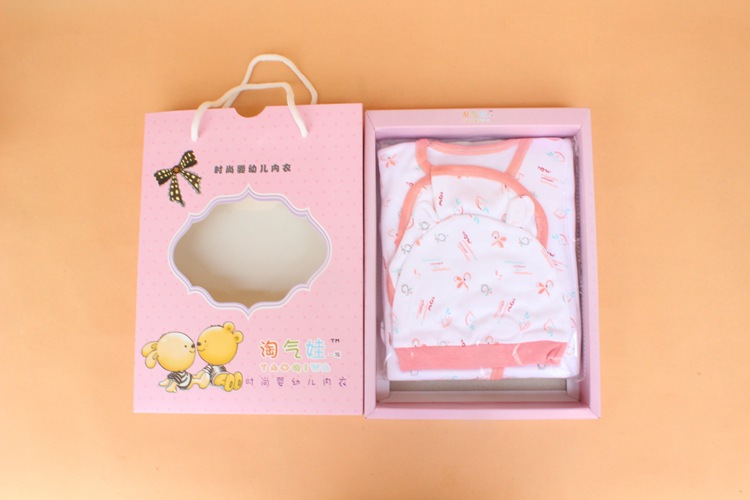 Coffret cadeau pour nouveau-né - vêtements - Ref 1959920 Image 8