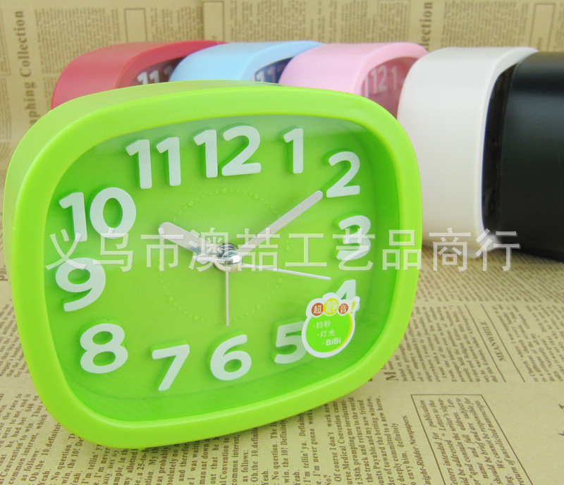 高档精美时尚静音闹钟 多种时尚色