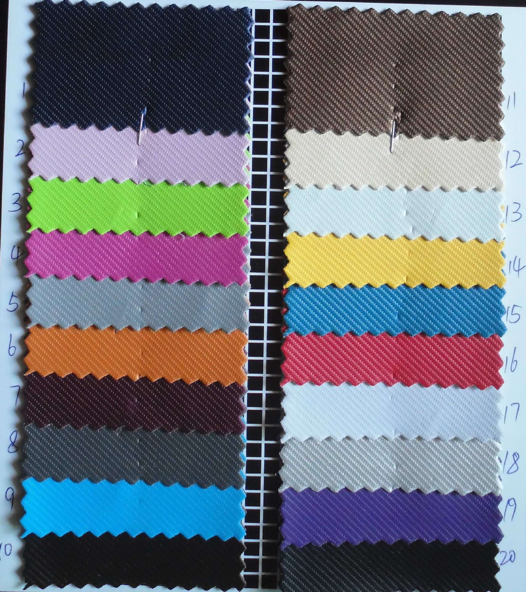 厂家直销 PVC皮革 斜纹 小草席纹皮革 箱包手袋皮革 现货供应