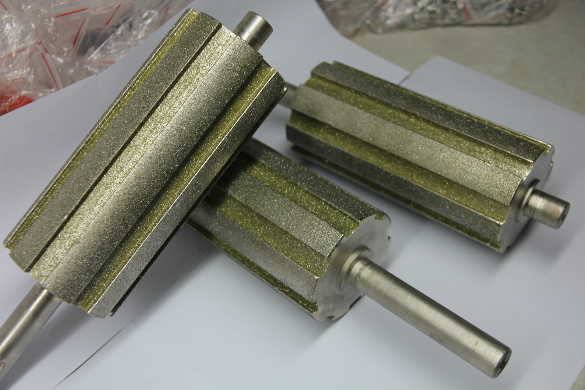 生产供应定制电镀金刚石长杆滚轮，砂轮，异形轮