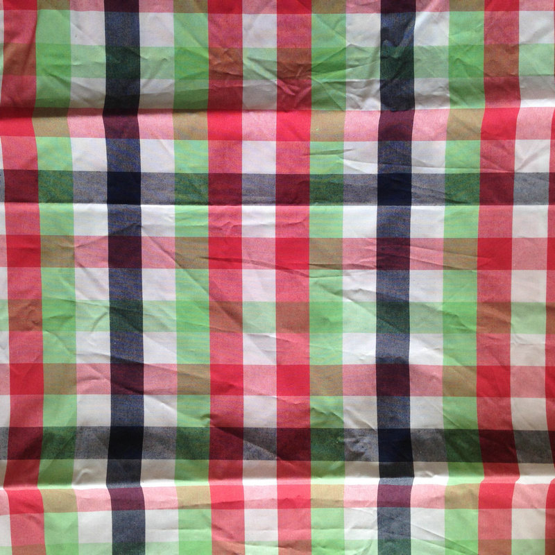 厂家供应 全棉色织斜纹朝阳格布  服装面料 欢迎来电咨询