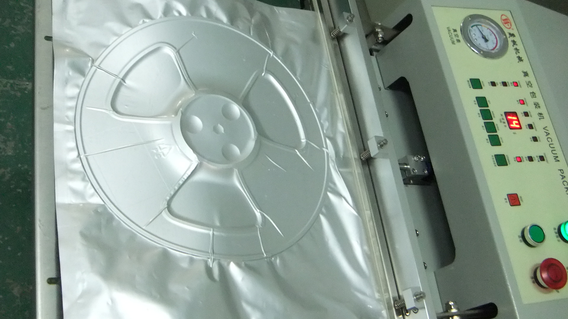 厂家供应台式小型真空包装机 电子玩具真空包装机