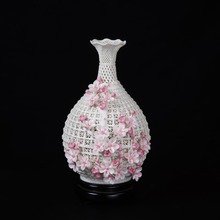 中国白梅花玉壶春镂空陶瓷花瓶 现代家居饰品创意瓷雕工艺品摆件