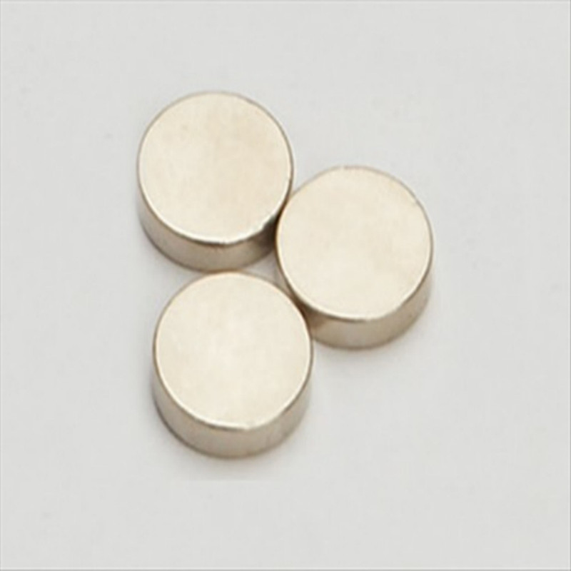 【厂家直销】镀镍钕铁硼磁铁圆形磁铁片 n52镀锌强磁使用各种玩具