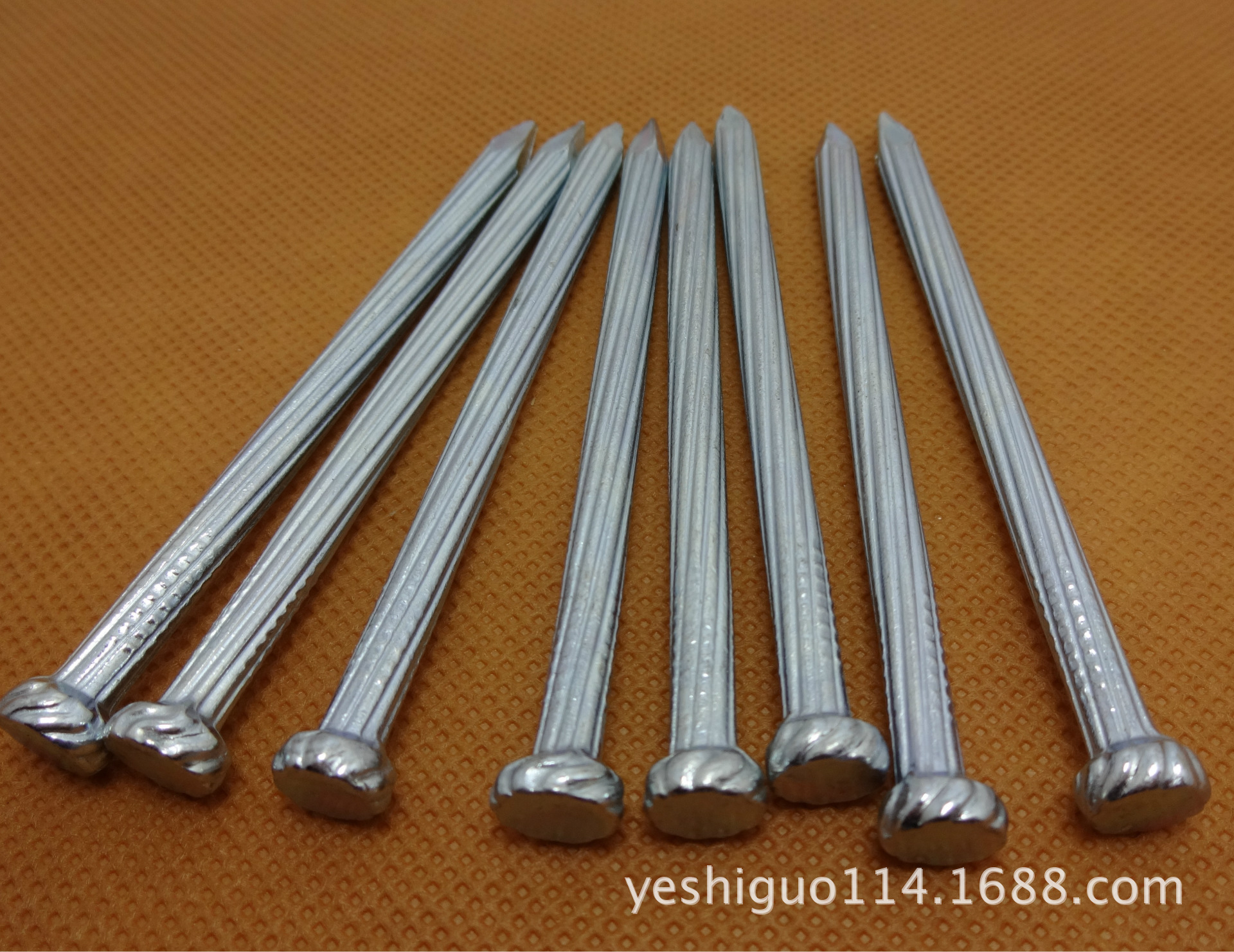 生产供应优质水泥钢钉硬度50度 规格20mm-150mm 斜纹直纹杆