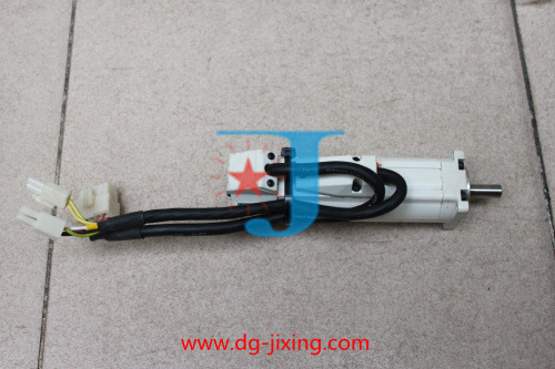 松下伺服电机MSMA012A1G    八成新  保修三个月