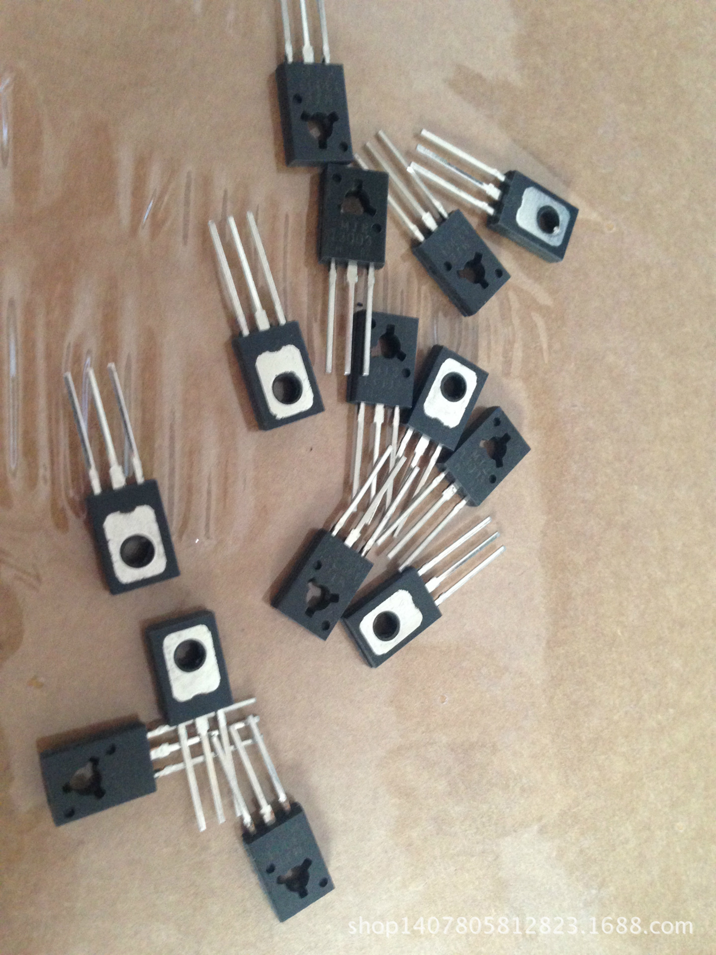 IMG_2092-126三極管