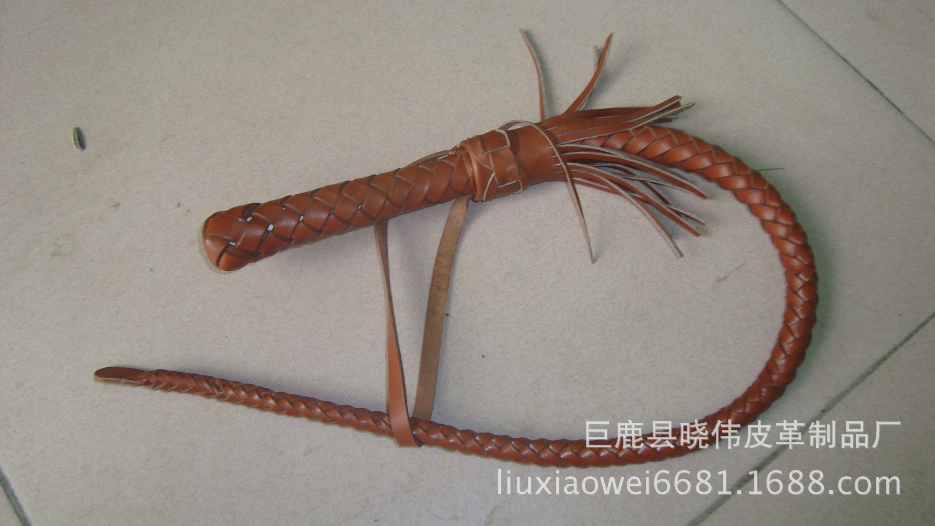 厂家供应骑马鞭子 全牛皮编制皮鞭 皮马鞭 骑马马术马鞭-阿里巴巴