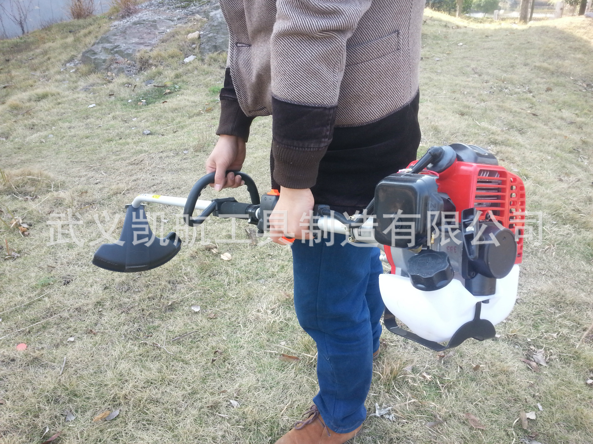 2冲程260 1E32F 割草机侧挂式汽油割灌机打草机草坪机收割机