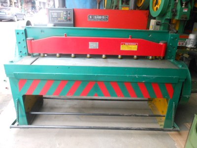 深圳现货供应全新剪板机 Q11-3*1300小型电动剪板机|ru