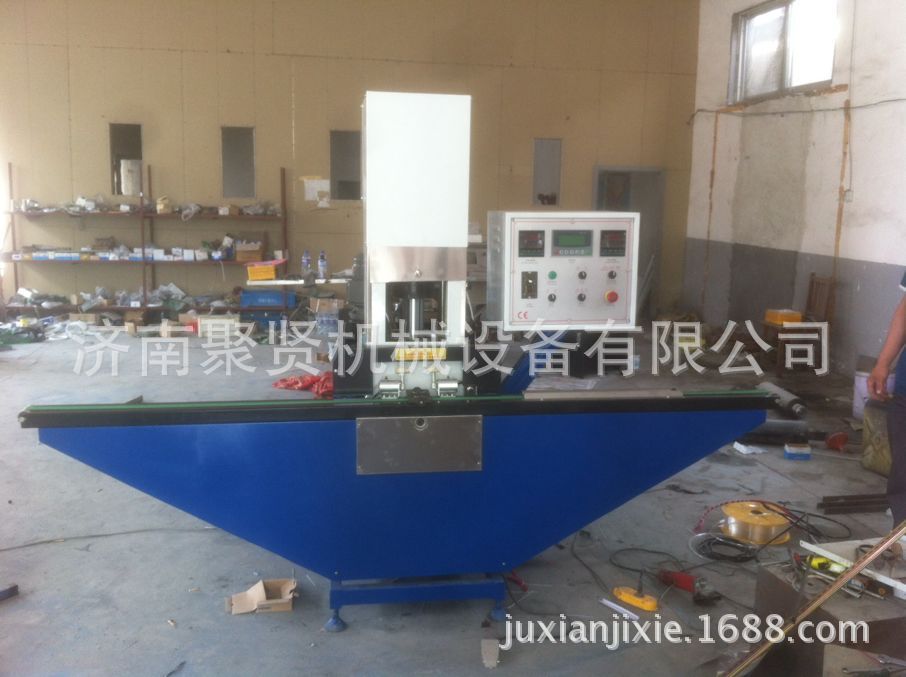 3DAAAD79-3F5A-4C3B-A272-2914EC