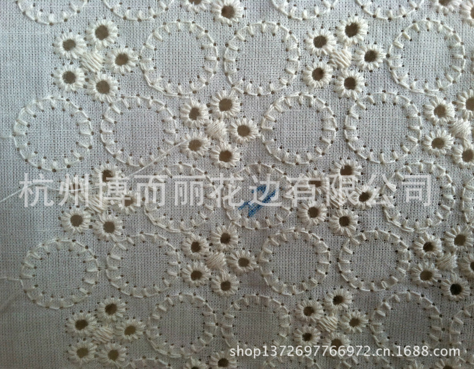 【诚信商家】供应纯棉绣花布 时装棉布绣花 立体打孔绣花棉布