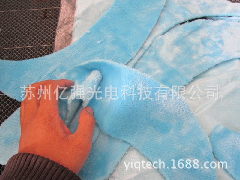 毛絨佈料切割樣品 (21)