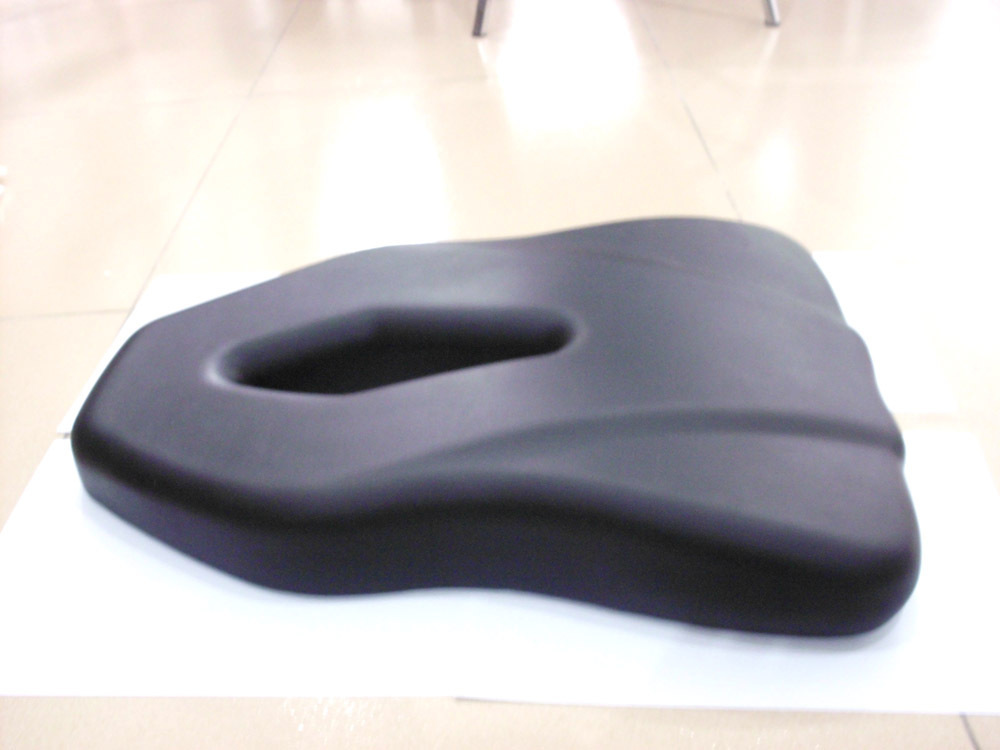 供应各种PU自结皮发泡 PU自结皮 厂家 PU硬泡成型  可定