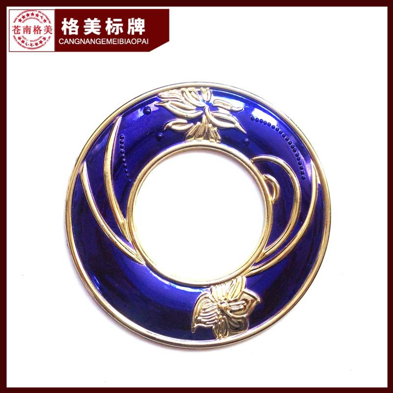 厂家批发喷塑金属工艺品 塑料双色酒水标牌框 滴胶铭牌定制