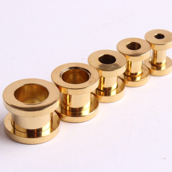Silver pointed spike labret stud material detail