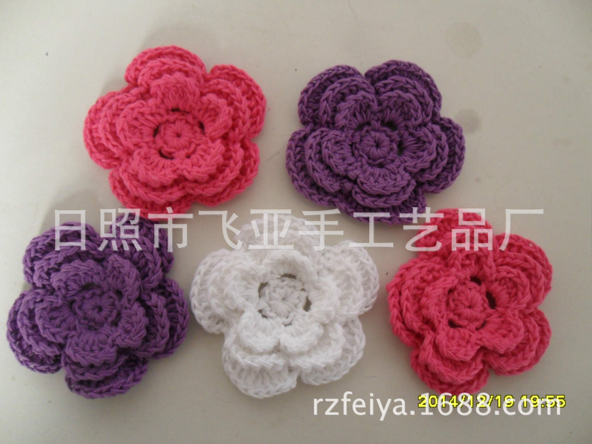 供应手工钩花 毛线小花 鞋袜帽子服饰辅件 量大从优 厂家直供定做