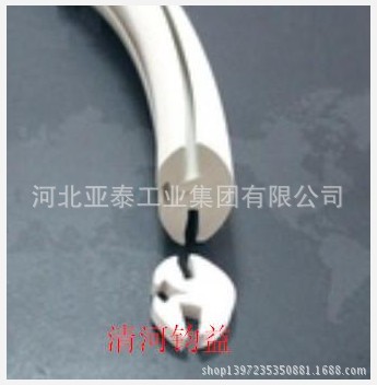 Поставка ветрового стекла с тремя портами