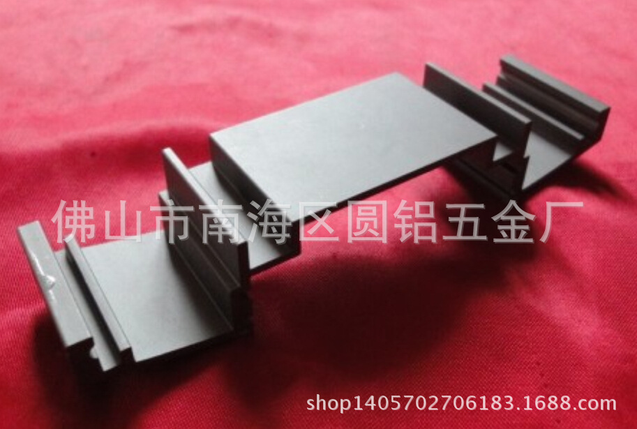 专业定做吊轨 门轨道 窗帘轨道 五金轨道铝型材