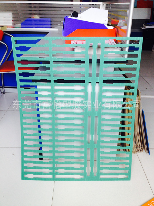 供应中山市五金零部件轴承PP万通板隔板 轴承运输周转PP中空板