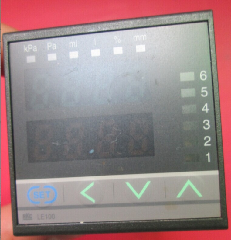 背压式液位计 LE100 -66*NNNN-22   0-9.807KPa   DC24V