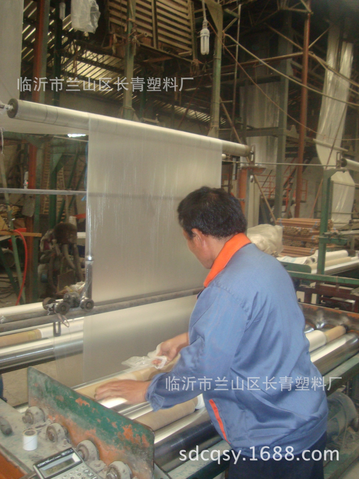 Los fabricantes suministran película de PE profesional 50cm mano bobinado embalaje tramo logística película de embalaje de polietileno