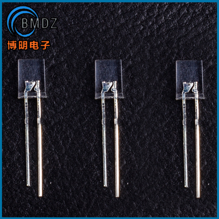257方形白发黄短脚 2X5X7透明黄光高亮led灯珠直插LED发光二极管