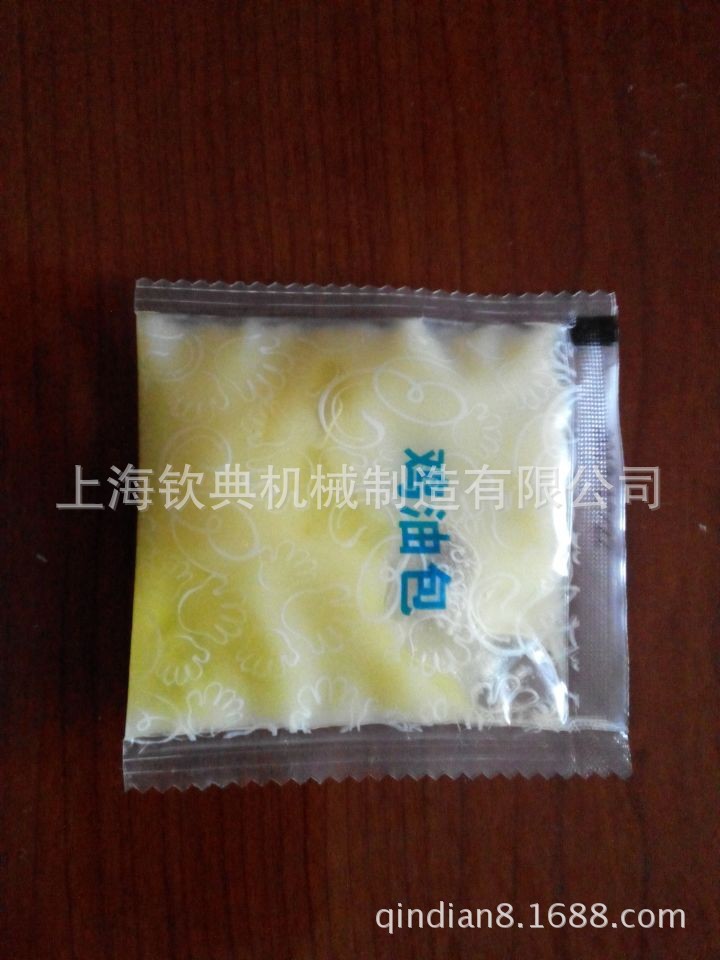 植物油包装机 芝麻油/花生油/电磁阀控制计量 全自动酱料包装机