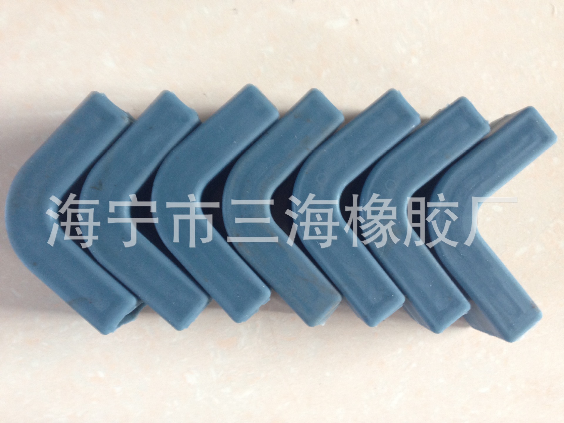 厂家供应 硅胶护角 硅胶防撞角开模定做