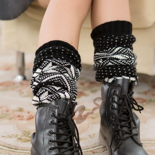 Knitted wool factory direct supply wholesale boot covers leggings warm pile Christmas socks snowflake dot socks