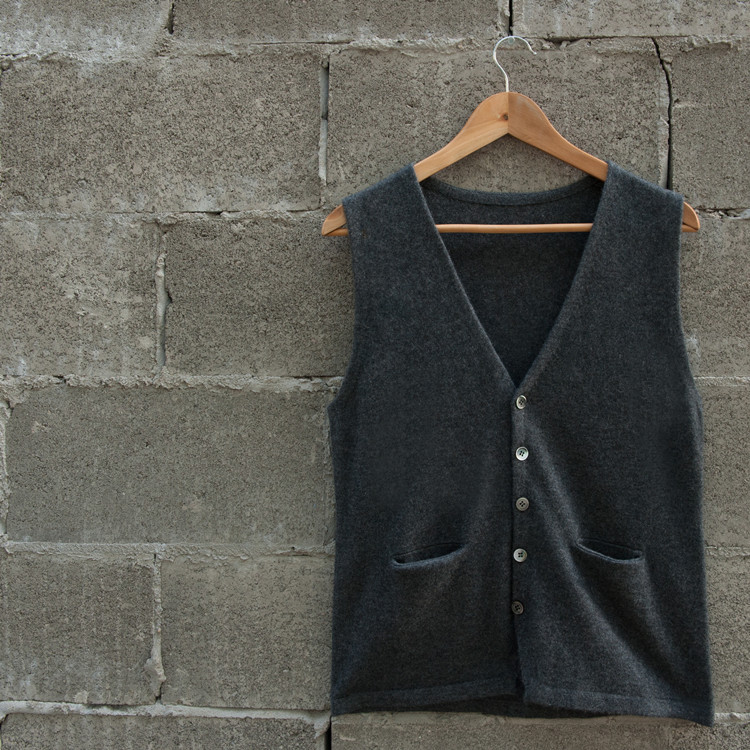 经典款 男士V领羊绒双兜背心量身定制 99RONG羊绒定制与护理专家|ms