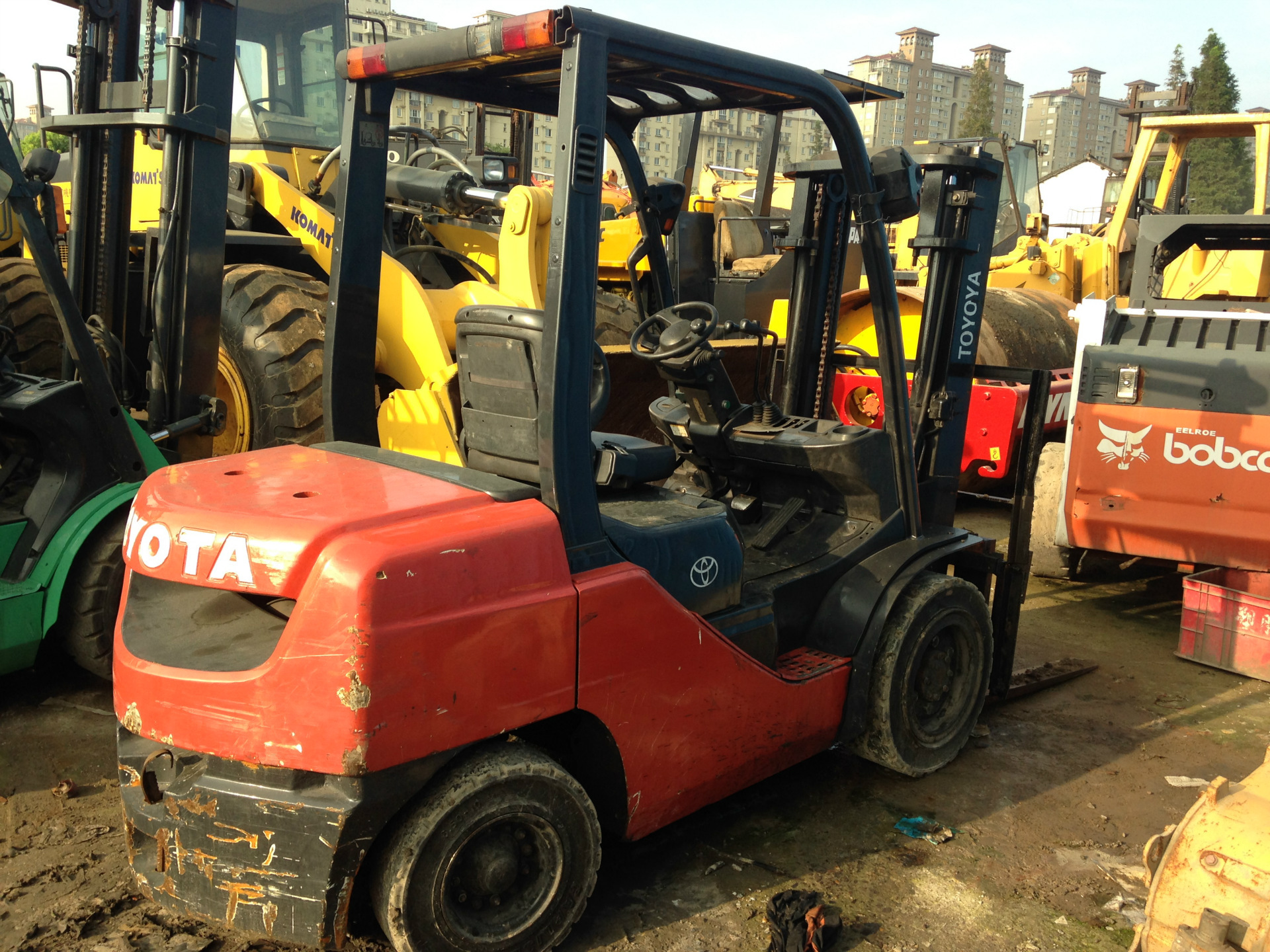 出售TOYOTA日本丰田叉车.型号2.5吨.3吨.5吨. 6吨. 10吨