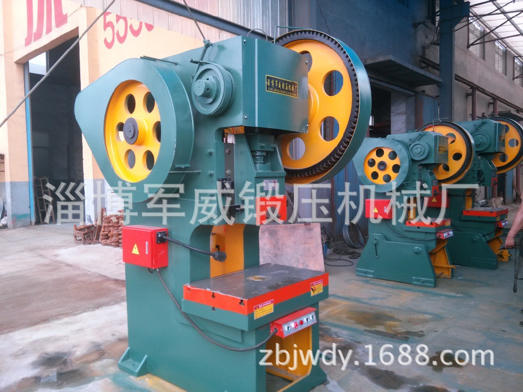 冲床山东军威锻压冲床厂家供应100吨冲床及冲压和压力配件|ms