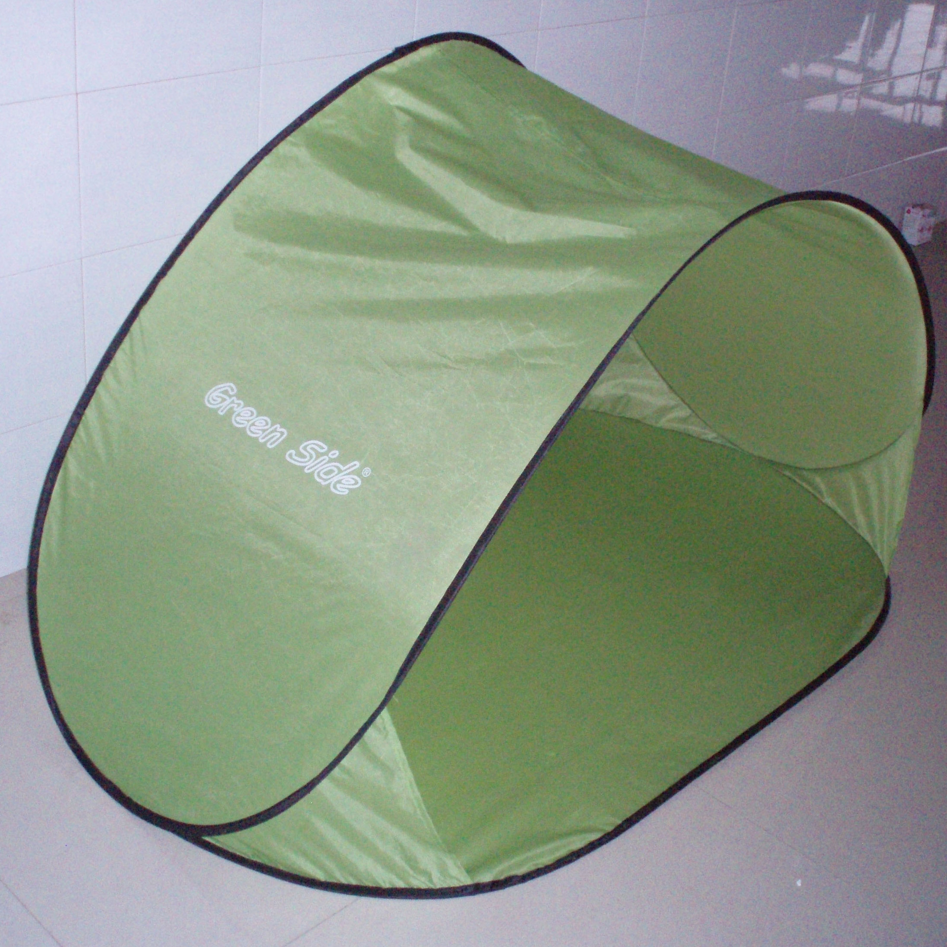 Automatic beach UV tent