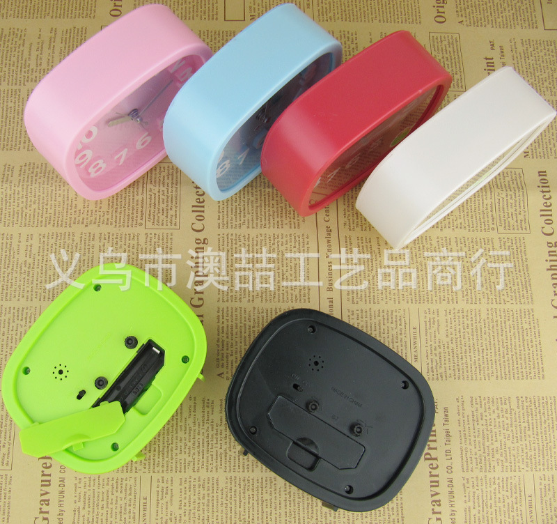 高档精美时尚静音闹钟 多种时尚色