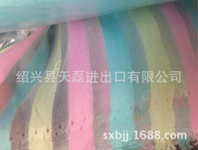 供应涤棉欧根纱条子， 广泛用于女装 童装