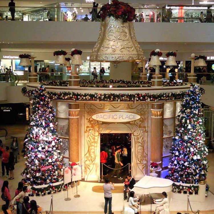 �̳�ʥ���ڵ���ʥ�������Ҽ����ã��ƹ⹰��װ�����������˾