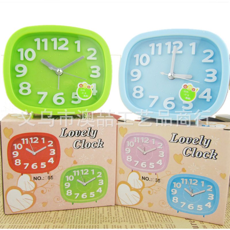 高档精美时尚静音闹钟 多种时尚色