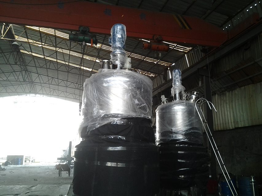 供应贮料罐（贮料缸