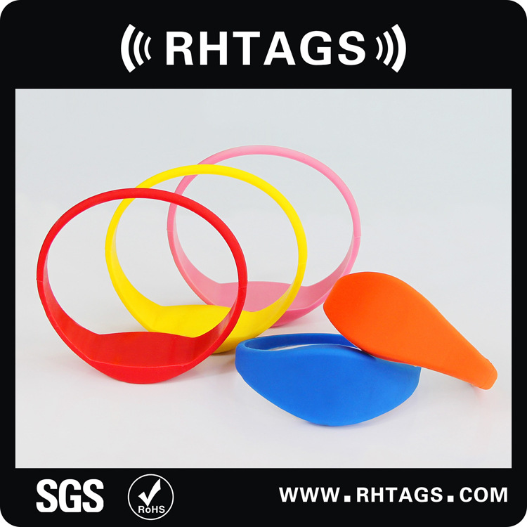 PVCrfid腕带 游泳池专用腕带 识别PVC软胶 nfc腕带生产