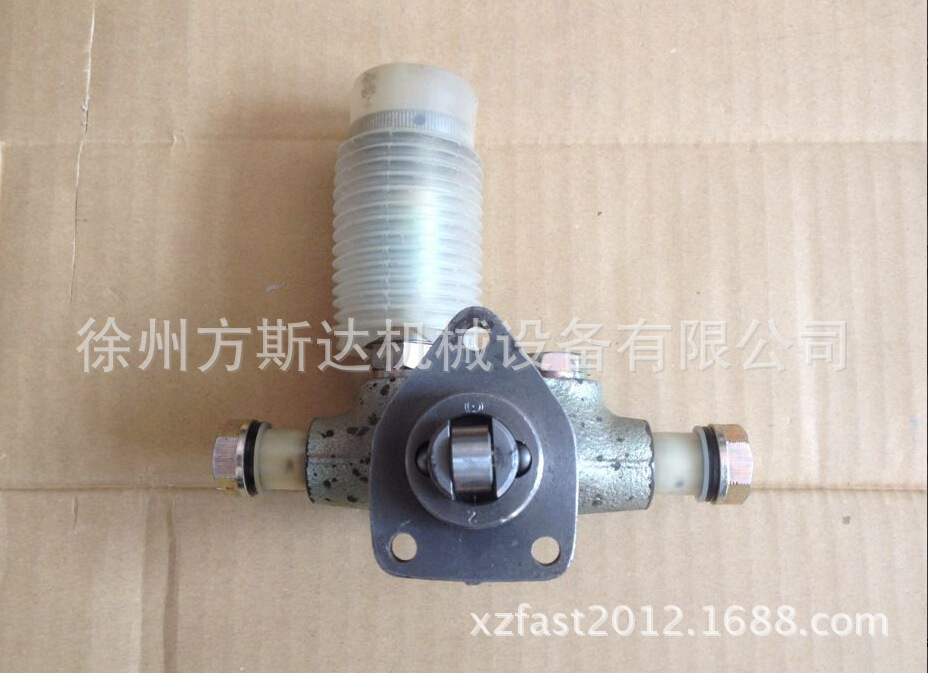 供应川崎装载机配件：16640-96004 手油泵总成